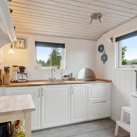 Holiday home 3 Bedroom Cozy In *