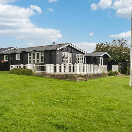 Holiday home 3 Bedroom Cozy In *
