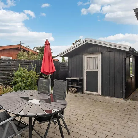 3 Bedroom Cozy In Holiday home Hejls