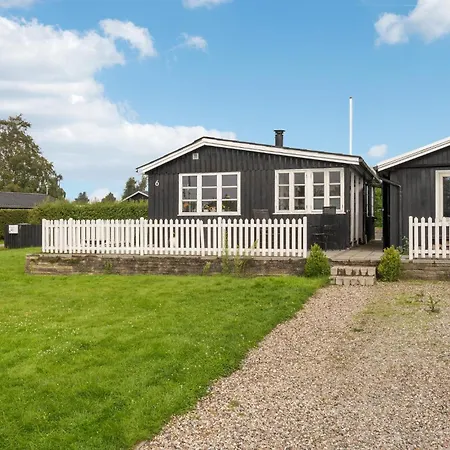 3 Bedroom Cozy In Holiday home